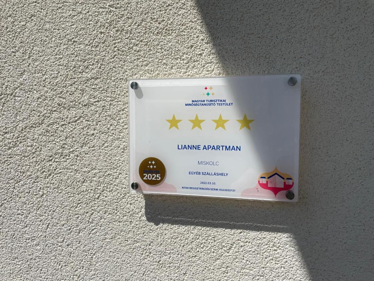 Lianne Apartman Miskolc Luaran gambar