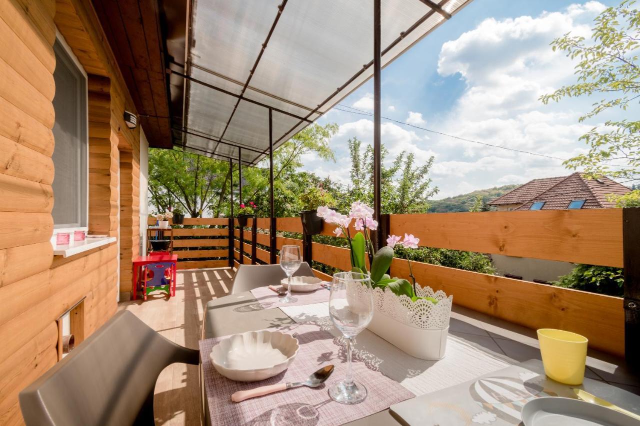 Lianne Apartman Miskolc Luaran gambar